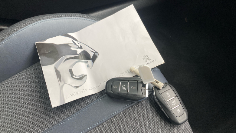 Peugeot 2008 1.2 PureTech Allure Premium 5dr Petrol Estate